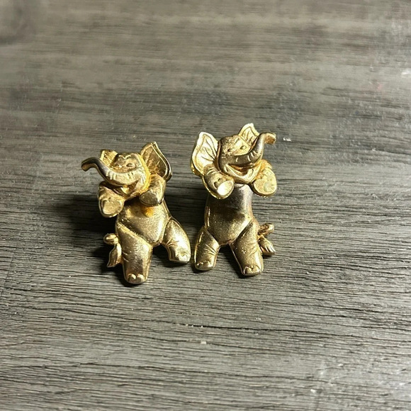 Vintage Gold Tone Berebi Elephant Earrings - Picture 1 of 4